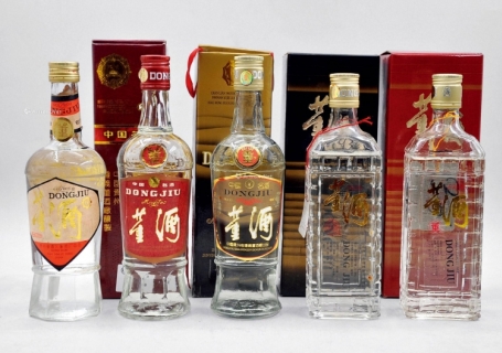 德阳回收红董褐董白董3款90年代的老董酒分别多少钱一瓶，各自介绍与特点分析